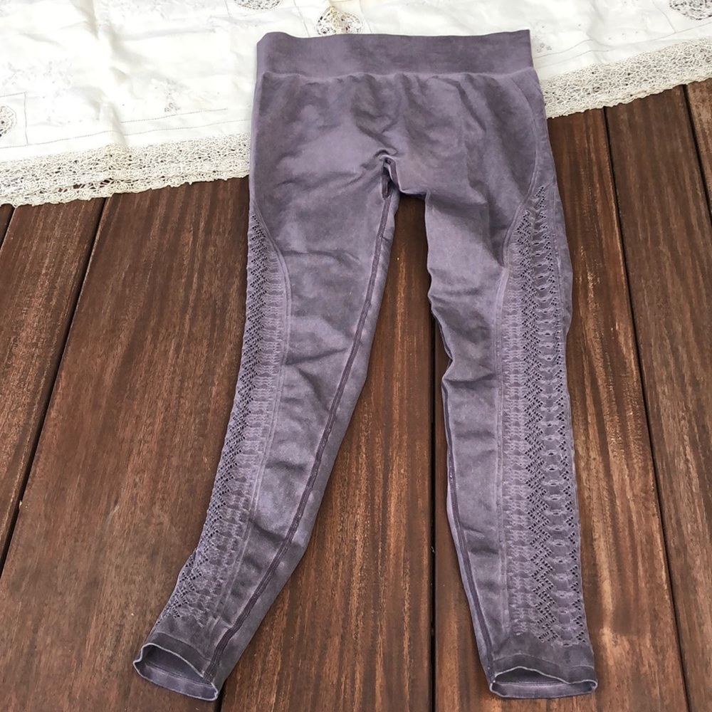 FABLETICS NEVER WORN LEGGINGS